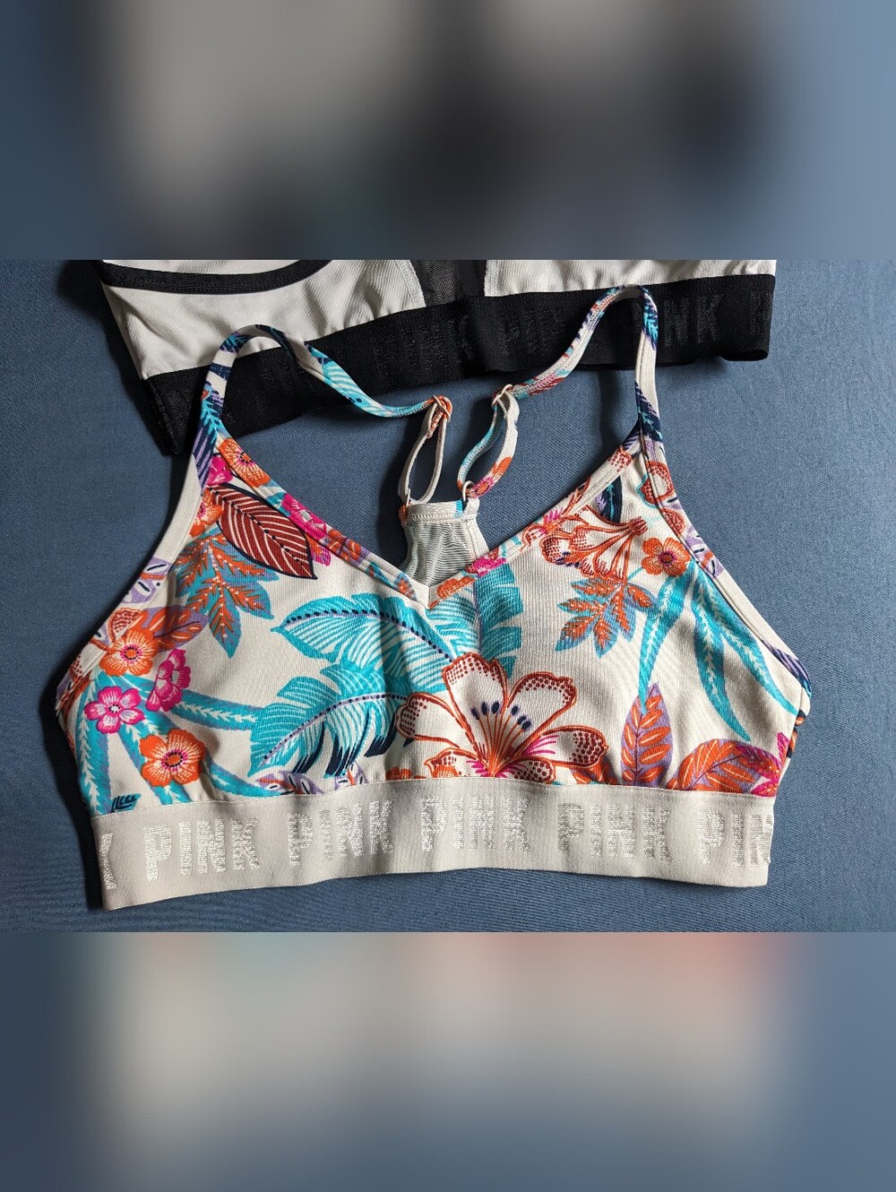 Bundle Of VS Sports Bras - Picture 8 of 10